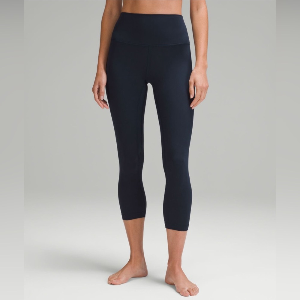 Lululemon 23” cropped align leggings, size 4